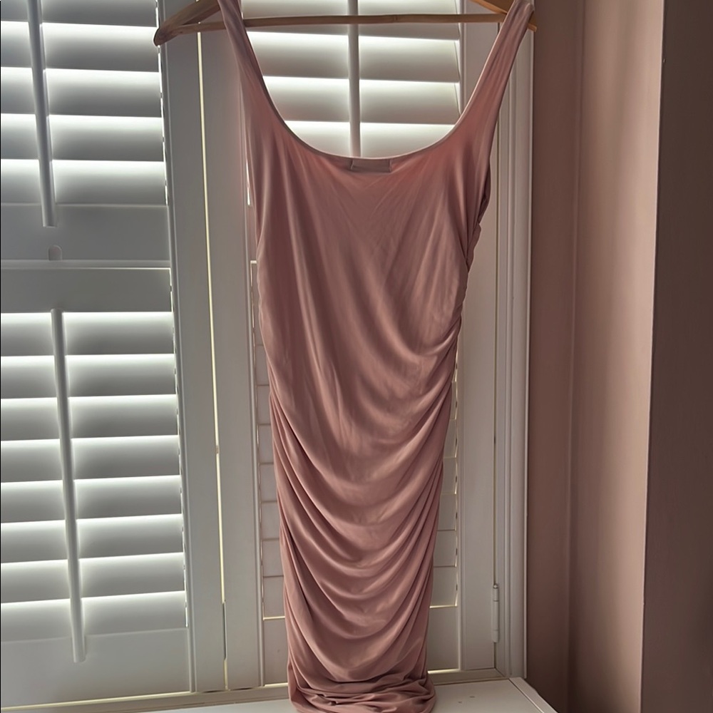 PrettyLittleThing Pink Ruched Bodycon Mini Dress - Picture 3 of 3
